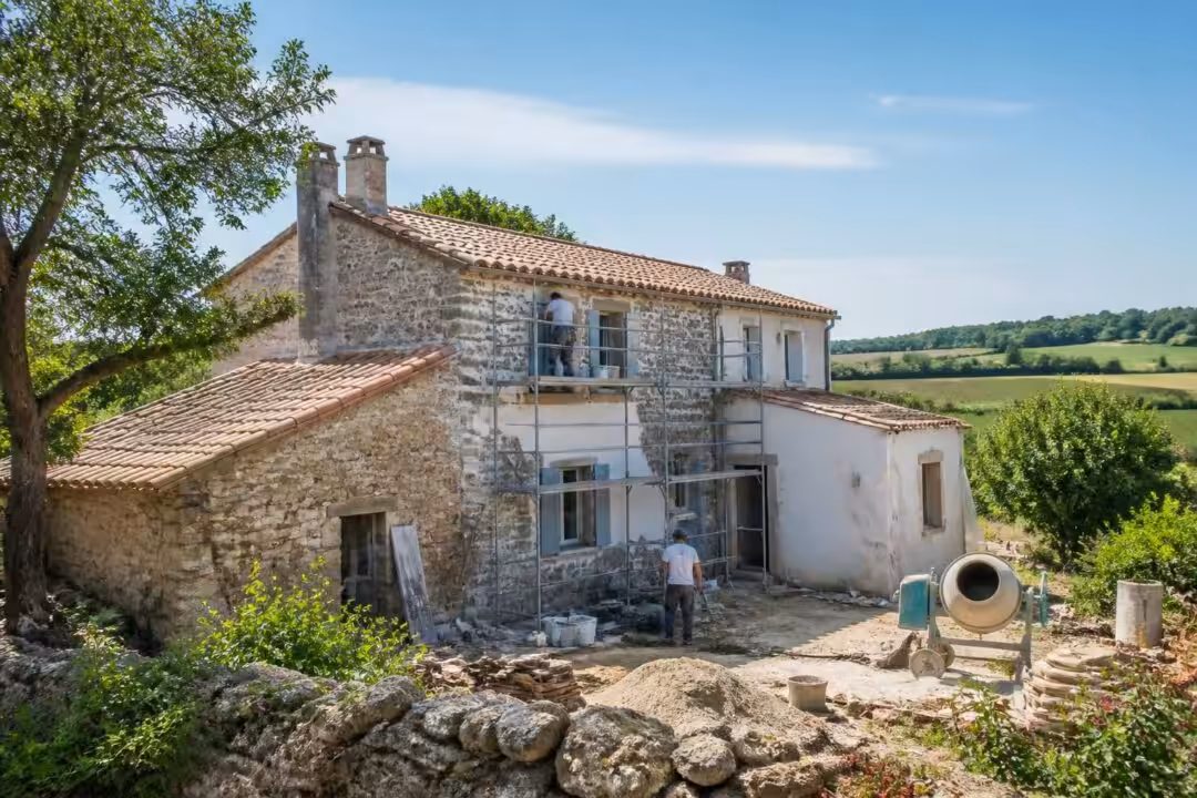 découvrez les aides locales disponibles en vendée pour la rénovation de votre maison et facilitez vos travaux grâce à nos conseils pratiques.